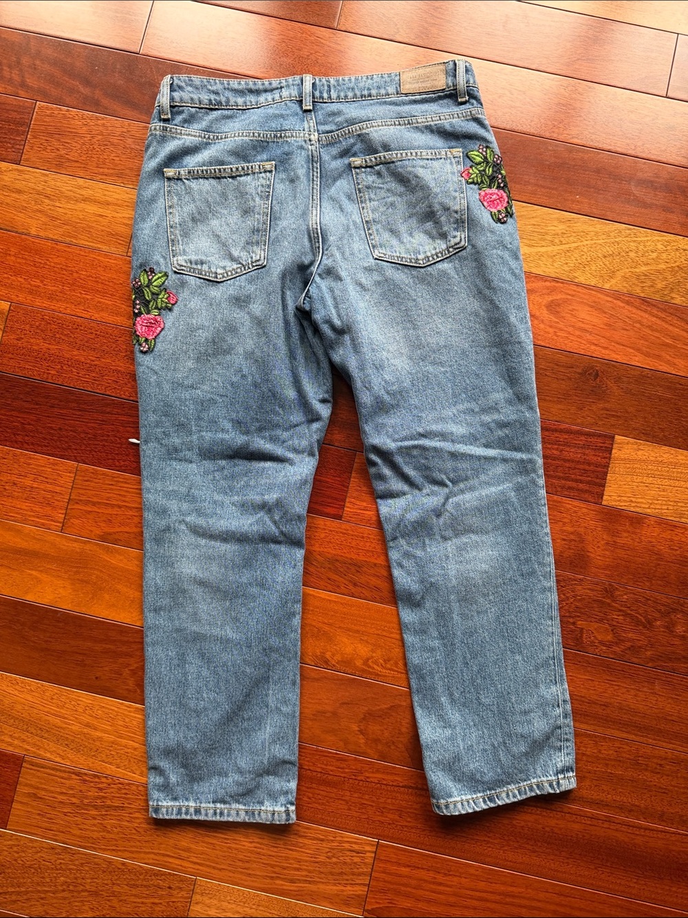 Zara Basic Denim Relaxed Jeans with Red Rose Embroidery - Picture 9 of 12